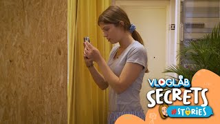 Anneleen neemt een naaktfoto van Stien  Vloglab Secrets Stories  Aflevering 9 clip [upl. by Osicran]