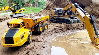 MOBIL TRUK MUAT PASIR LEWAT LUMPUR  SIMULASI ALAT BERAT LOADER BEKO KERUK RC [upl. by Dusty370]